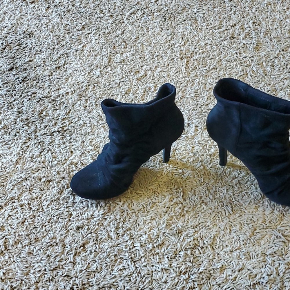 Boots - Picture 3 of 4